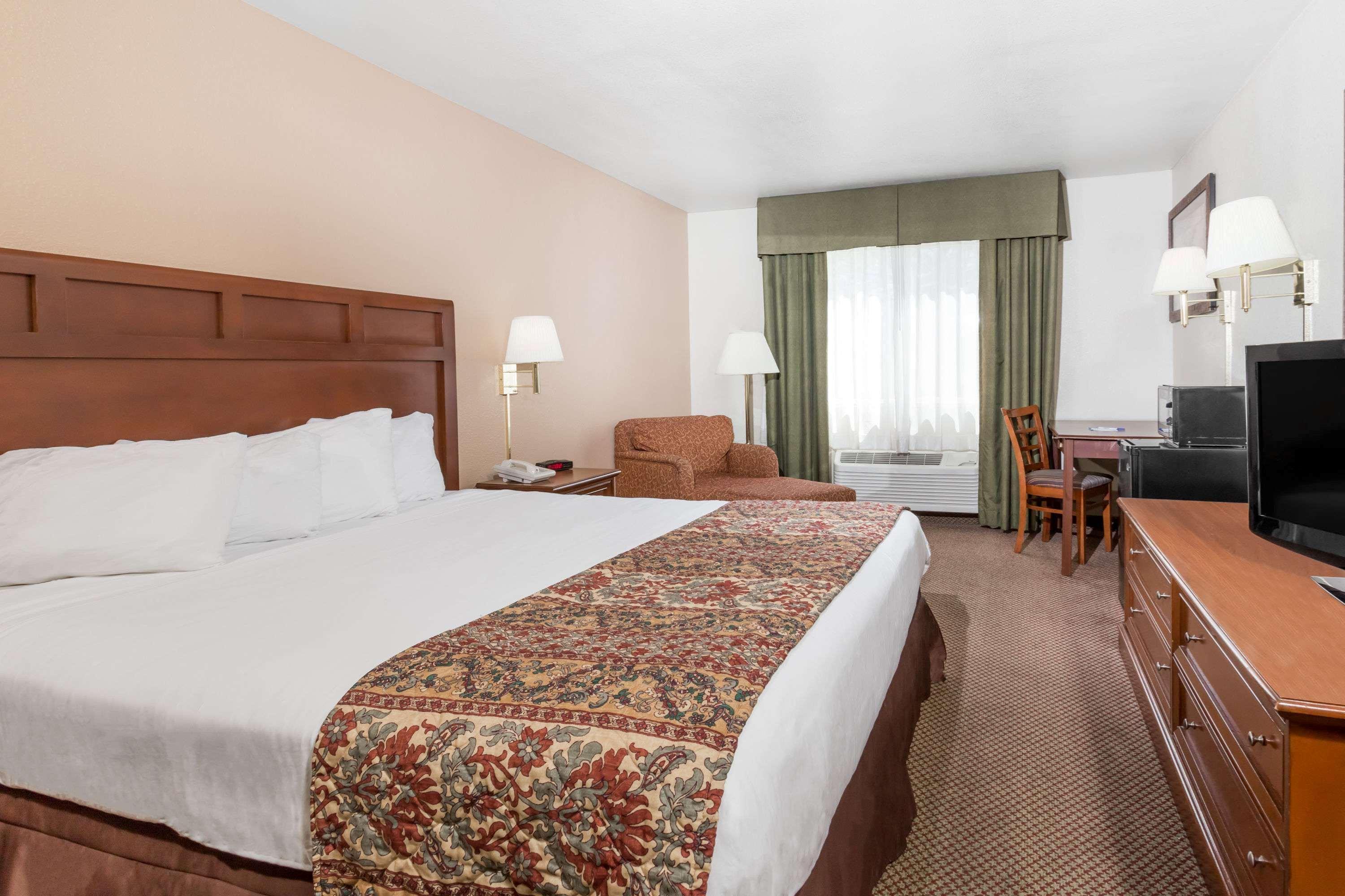 Baymont By Wyndham Yreka Hotell Eksteriør bilde